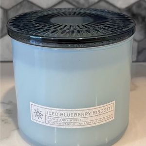 🔥Rare Bath & Body Works Iced Blueberry Biscotti 3 Wick Candle 2021 Brand New